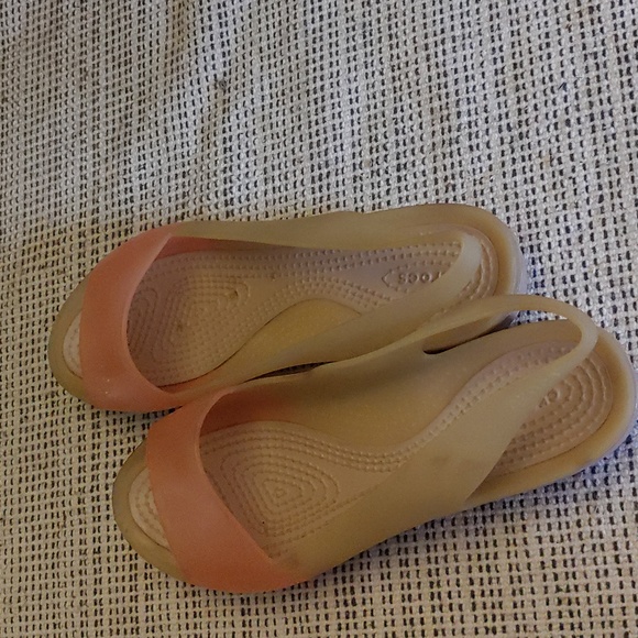 ⛱️Crocs Candy Color Jelly Sandals - Women's Size 8 - Picture 3 of 6